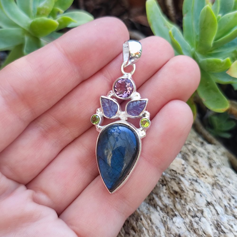 Ciondolo etnico in argento 925 con pietra - SIKKA