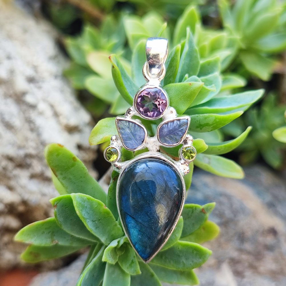 Ciondolo etnico in argento 925 con pietra - SIKKA