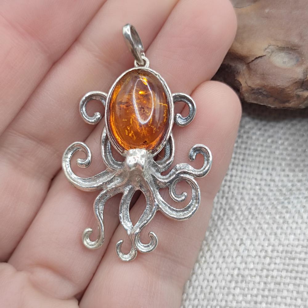 Ciondolo con polpo e ambra in argento 925 - RAMESWARAM
