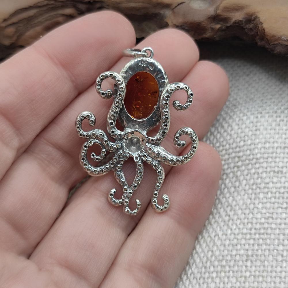 Ciondolo con polpo e ambra in argento 925 - RAMESWARAM