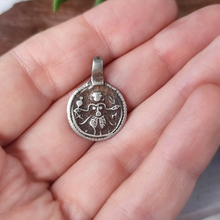 Ciondolo in argento antico con divinità Shiva - UKWA