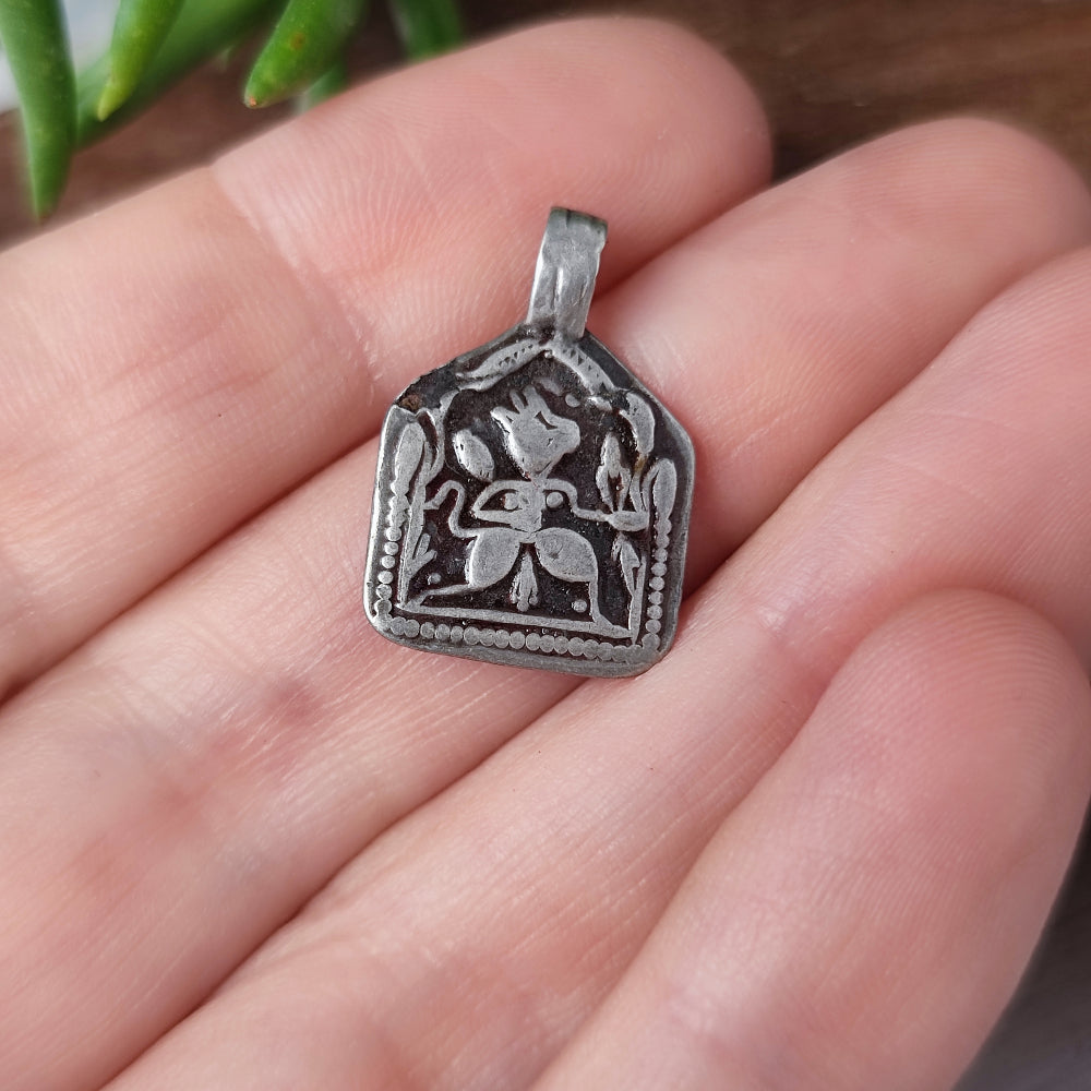 Ciondolo in argento antico con divinità Hanuman - ZAWA