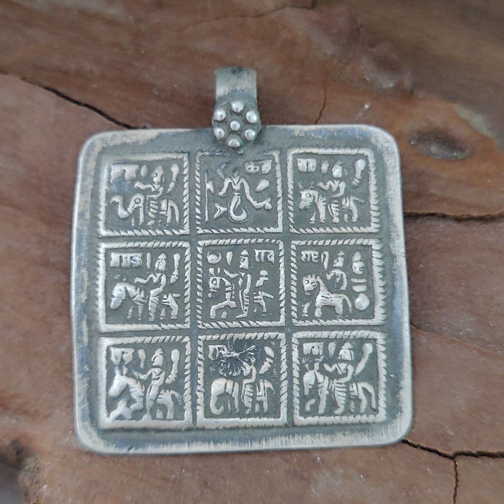 Ciondolo in argento antico - NAVADURGA