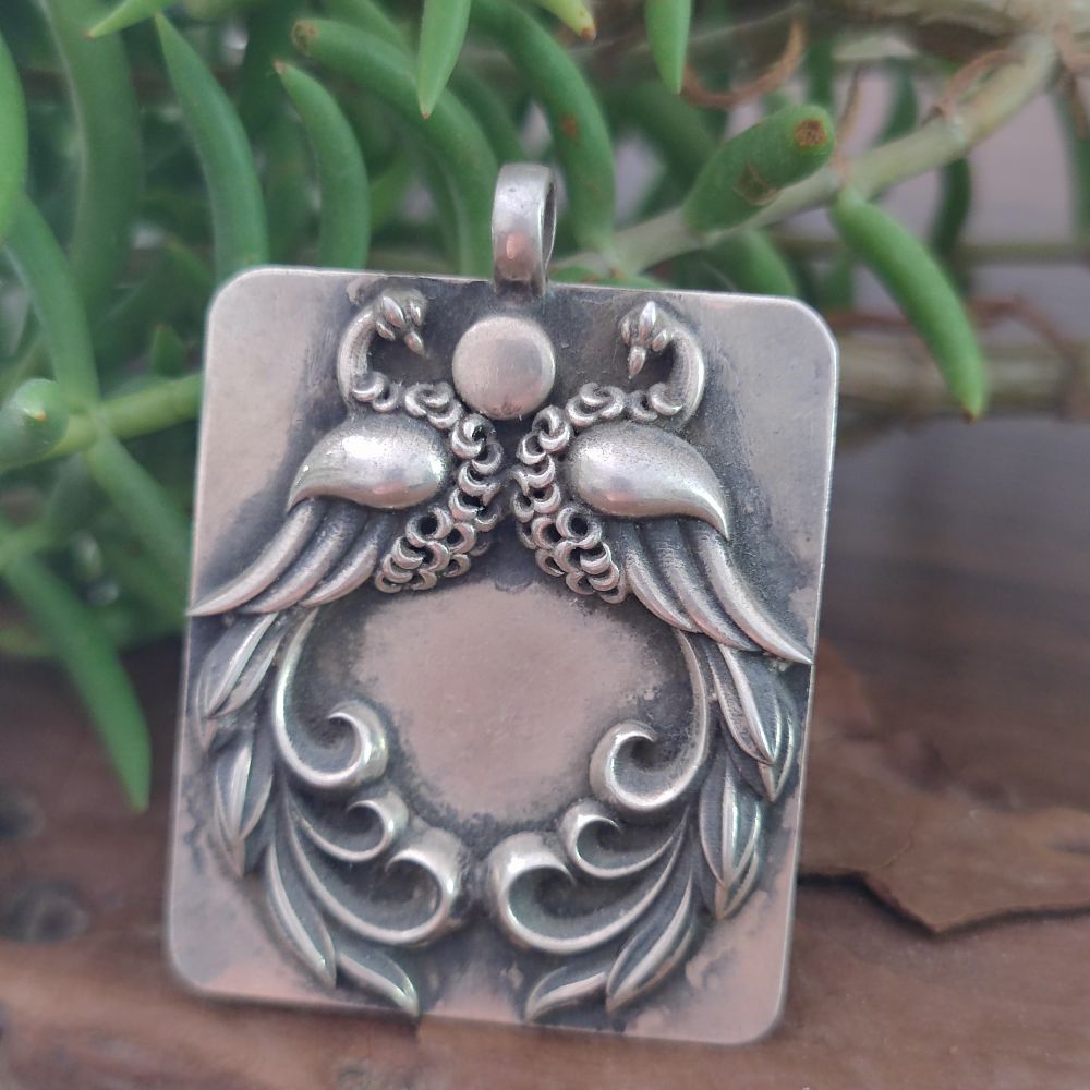 Ciondolo in argento antico con pavoni - ODAGI