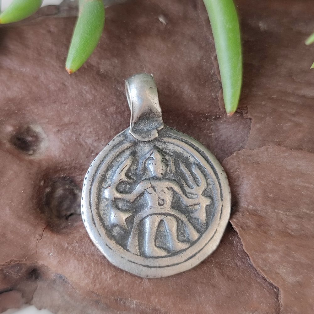 Ciondolo in argento antico con divinità Shiva - HAKUT