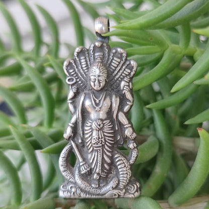 Ciondolo in argento antico con Vishnu - TURANAT