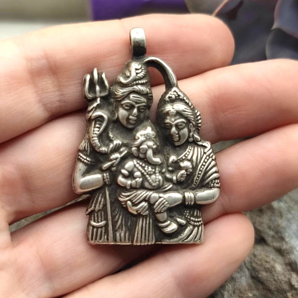 Ciondolo in argento antico Ganesh Shiva Parvati - ANUP