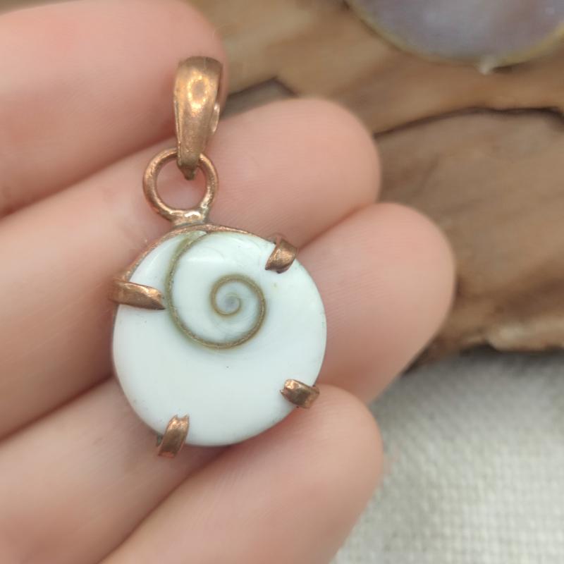 Ciondolo artigianale in bronzo con pietra - SULLI