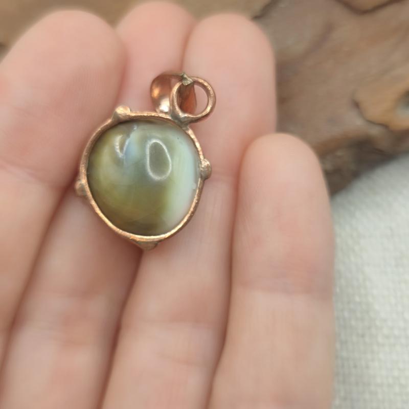 Ciondolo artigianale in bronzo con pietra - SULLI