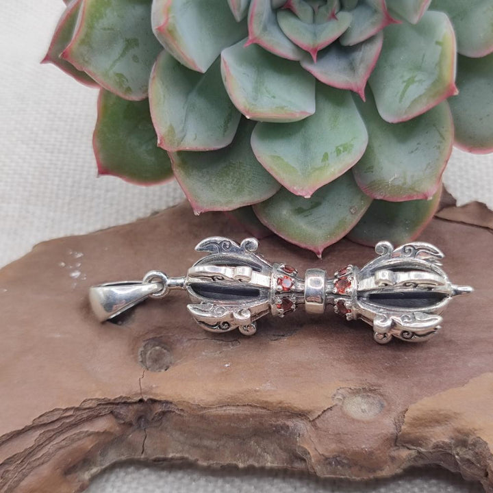 Ciondolo con Dorje in argento 925 - KAMARIA