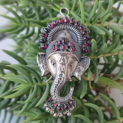Ciondolo in argento 925 elefante con pietra - HARITARI