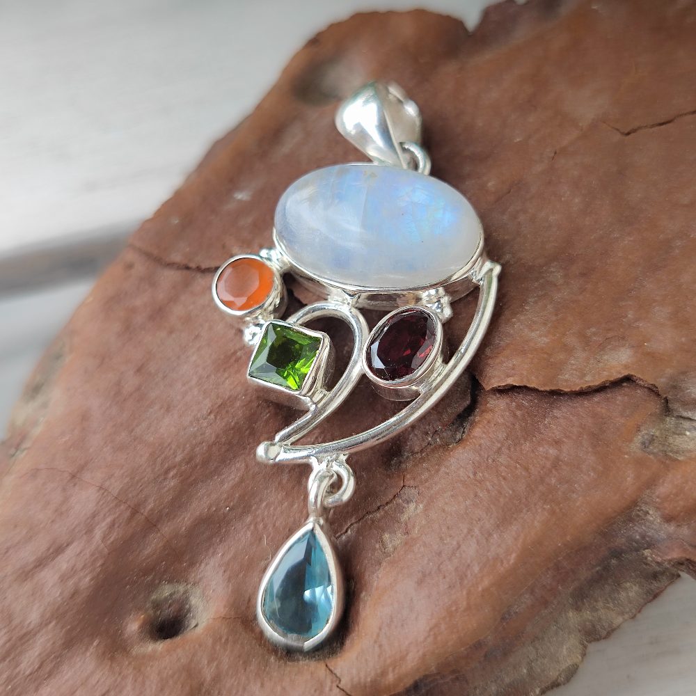 Ciondolo etnico in argento 925 con pietra - TUDIGAIA