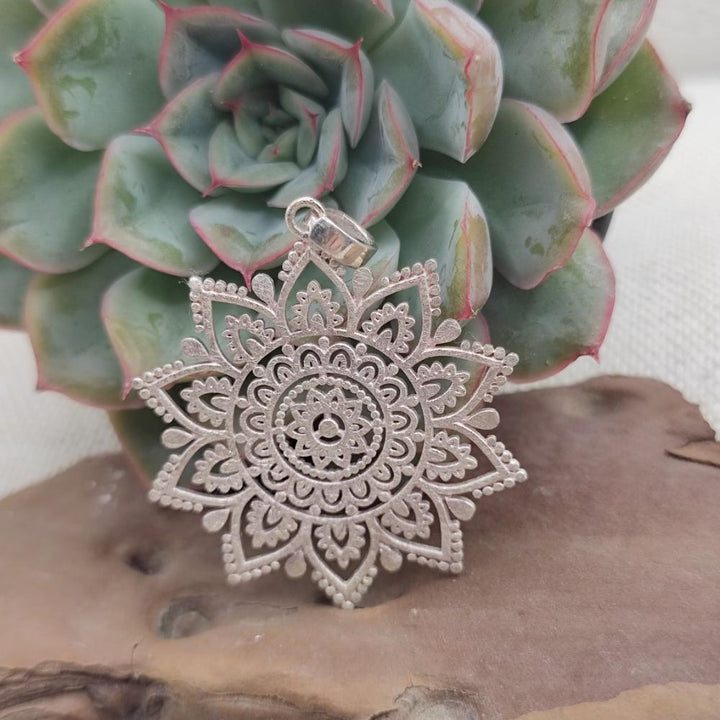 Ciondolo artigianale traforato in argento 925 - RAJEND