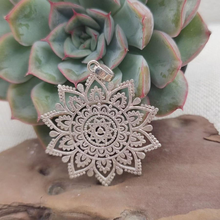 Ciondolo artigianale traforato in argento 925 - RAJEND