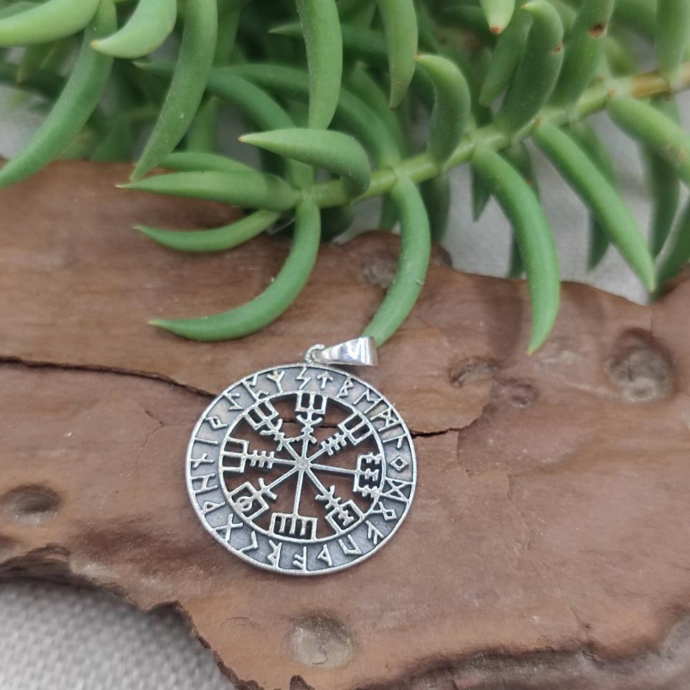 Ciondolo Vegvísir in argento 925 - KELARI