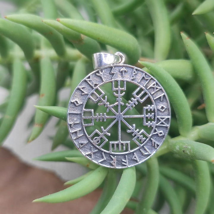 Ciondolo Vegvísir in argento 925 - KELARI