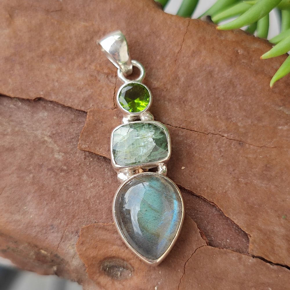 Ciondolo etnico in argento 925 con pietra - PALKOT