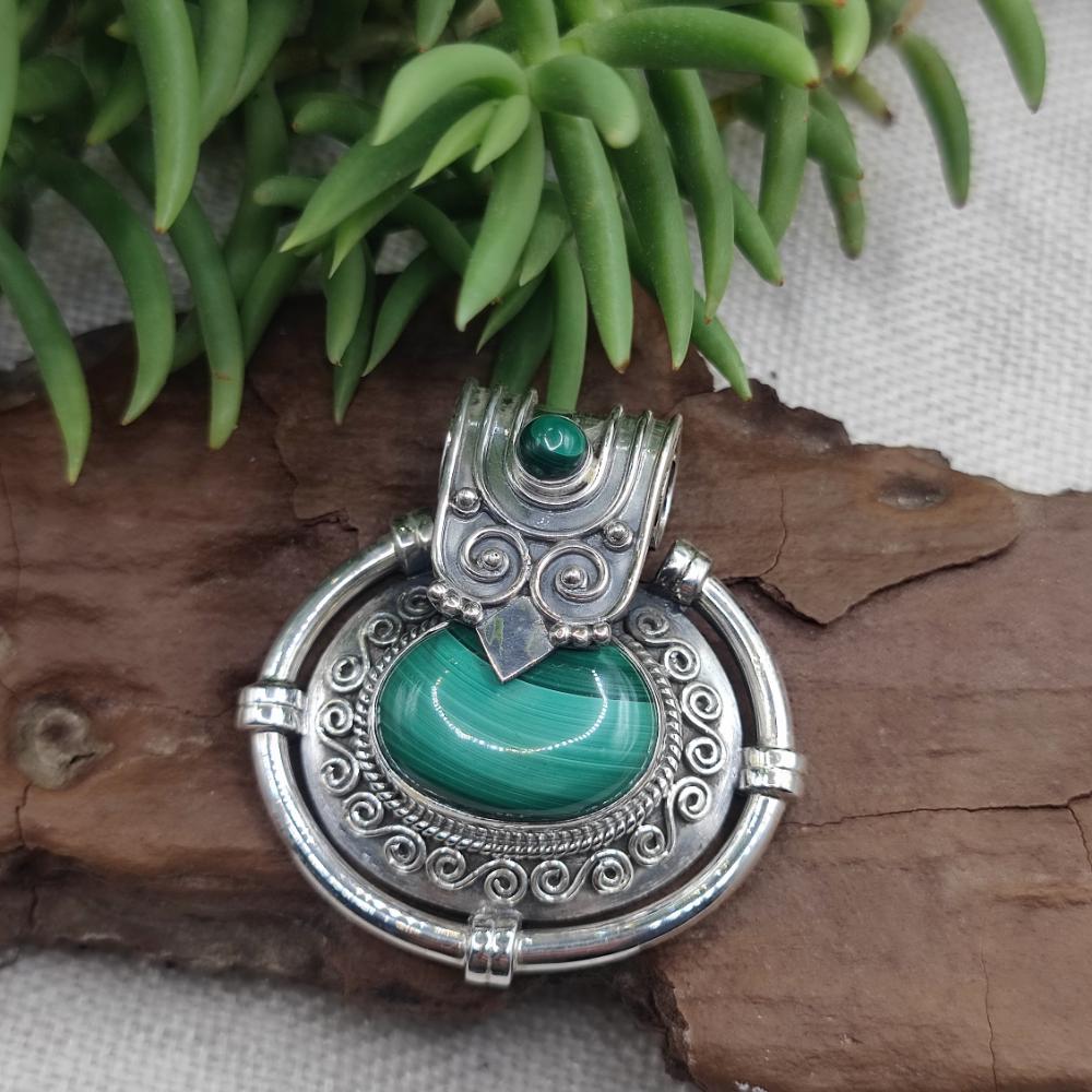 Ciondolo etnico in argento 925 con pietra - AKSI