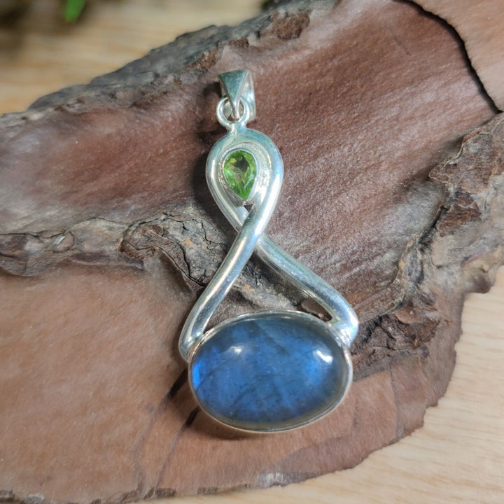 Ciondolo etnico in argento 925 con pietra - ALODING