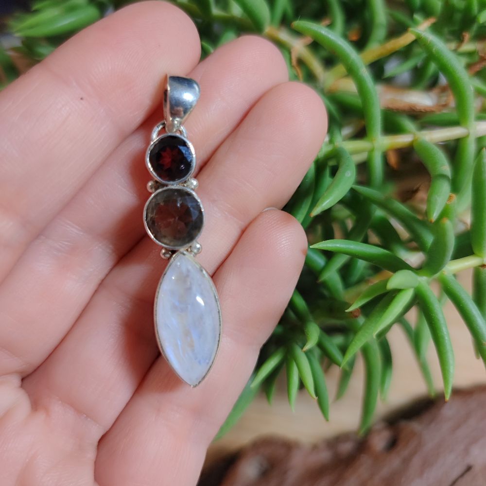 Ciondolo etnico in argento 925 con pietra - AMAWAN