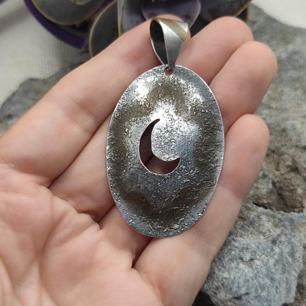 Ciondolo etnico mezzaluna in argento antico - TAVISHA