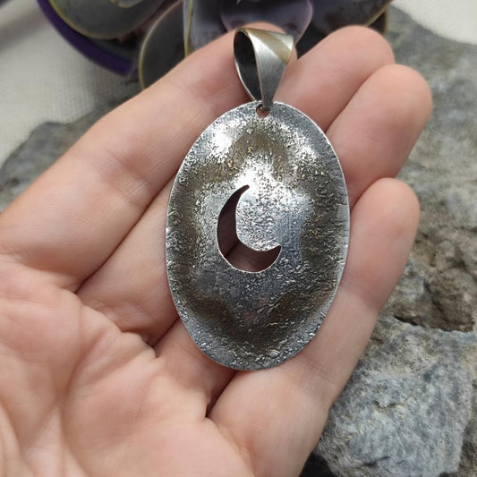 Ciondolo etnico mezzaluna in argento antico - TAVISHA