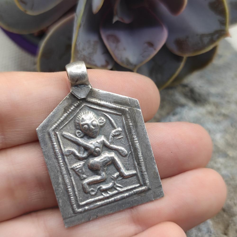 Ciondolo etnico in argento antico Hanuman - AGNIVESH