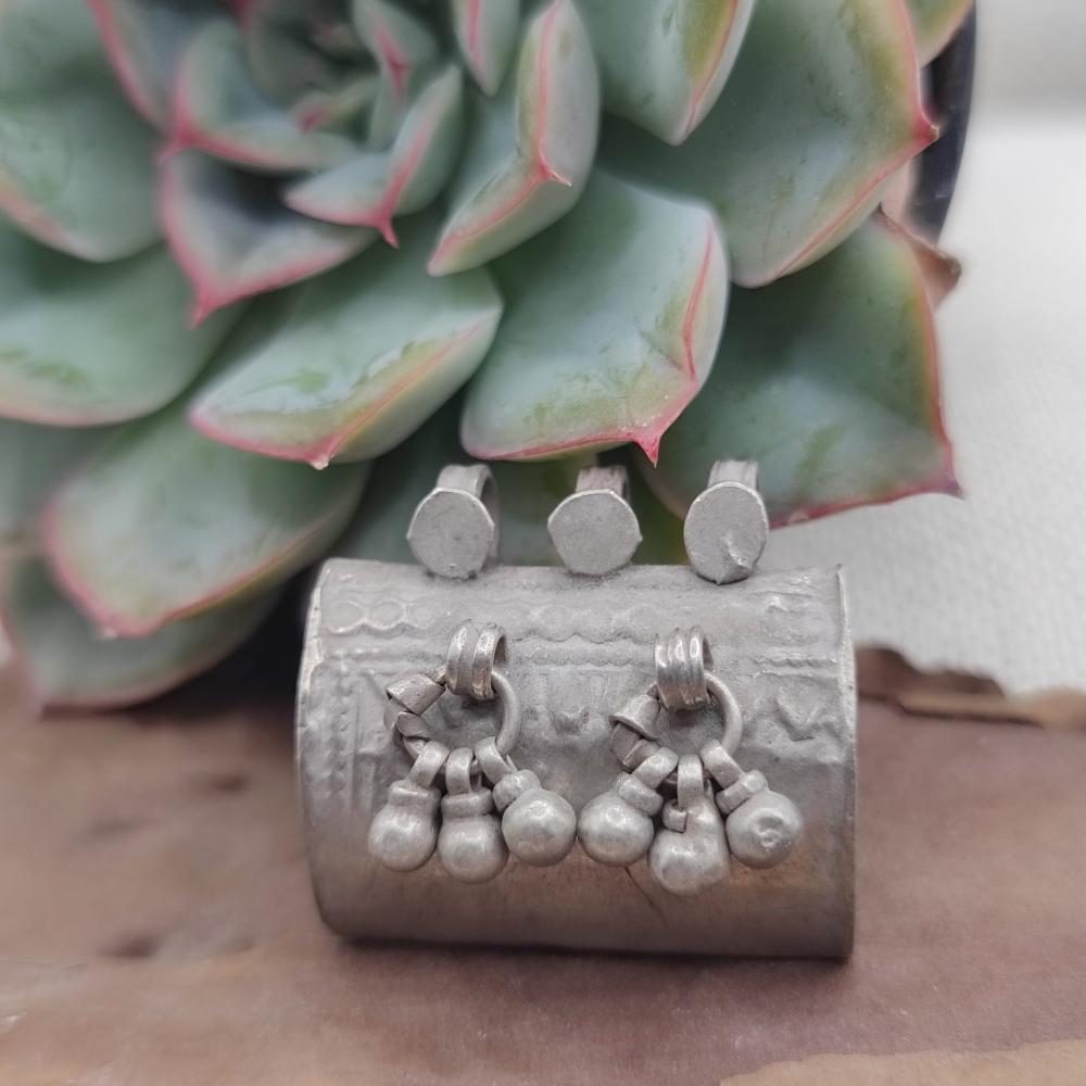 Ciondolo etnico in argento antico con PORTA PREGHIERE - NIZA