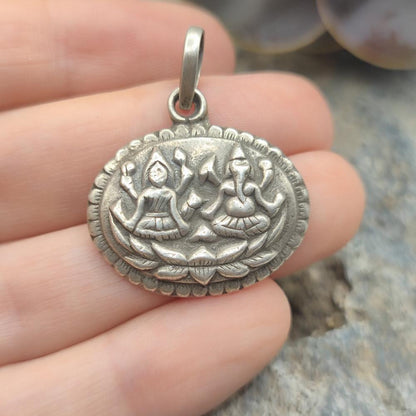 Ciondolo ETNICO in argento antico con SHIVA