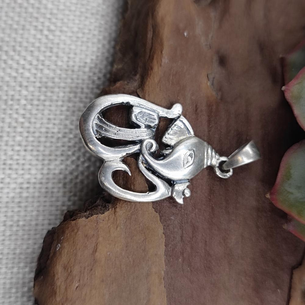 Ciondolo etnico in argento 925 con GANESH - NELLORE