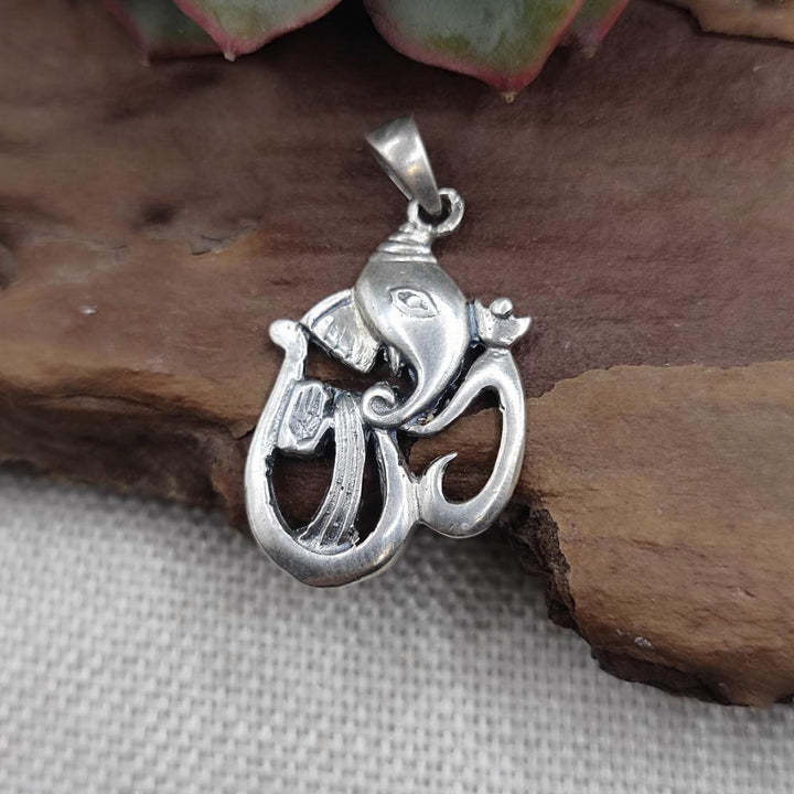 Ciondolo etnico in argento 925 con GANESH - NELLORE