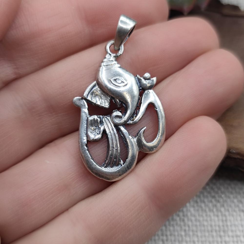 Ciondolo etnico in argento 925 con GANESH - NELLORE