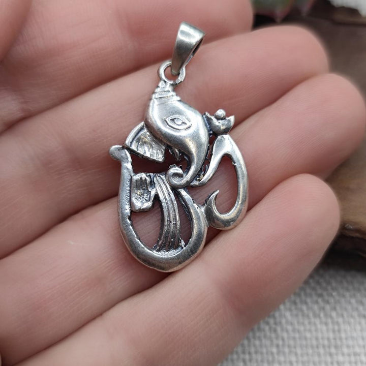 Ciondolo etnico in argento 925 con GANESH - NELLORE