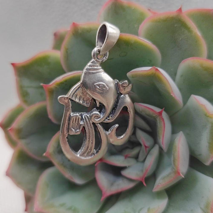 Ciondolo etnico in argento 925 con GANESH - NELLORE