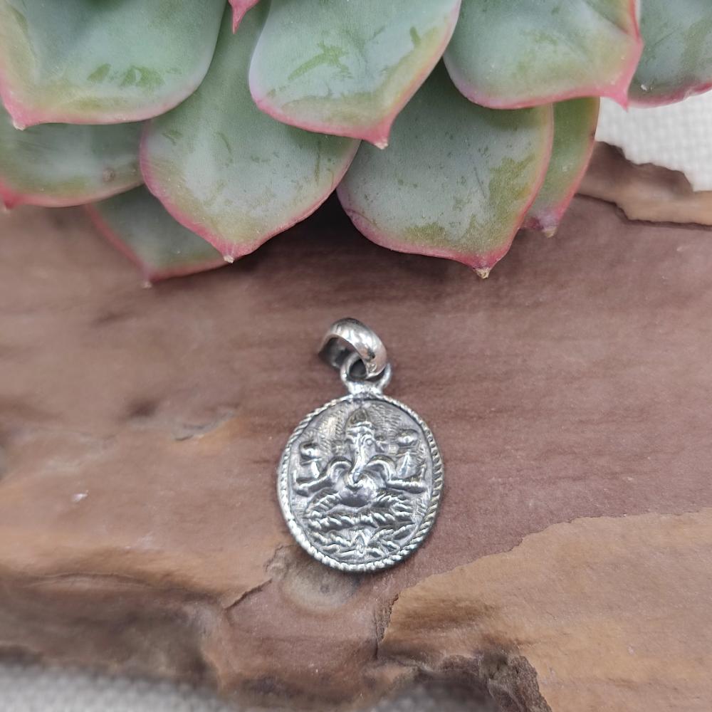 Ciondolo etnico in argento 925 con GANESH - NIDADAVOLE