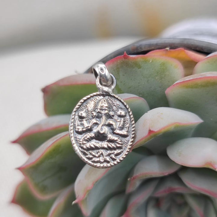 Ciondolo etnico in argento 925 con GANESH - NIDADAVOLE
