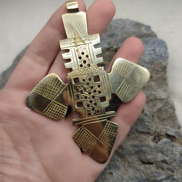 Ciondolo etnico tribale in ottone - SAFYIA
