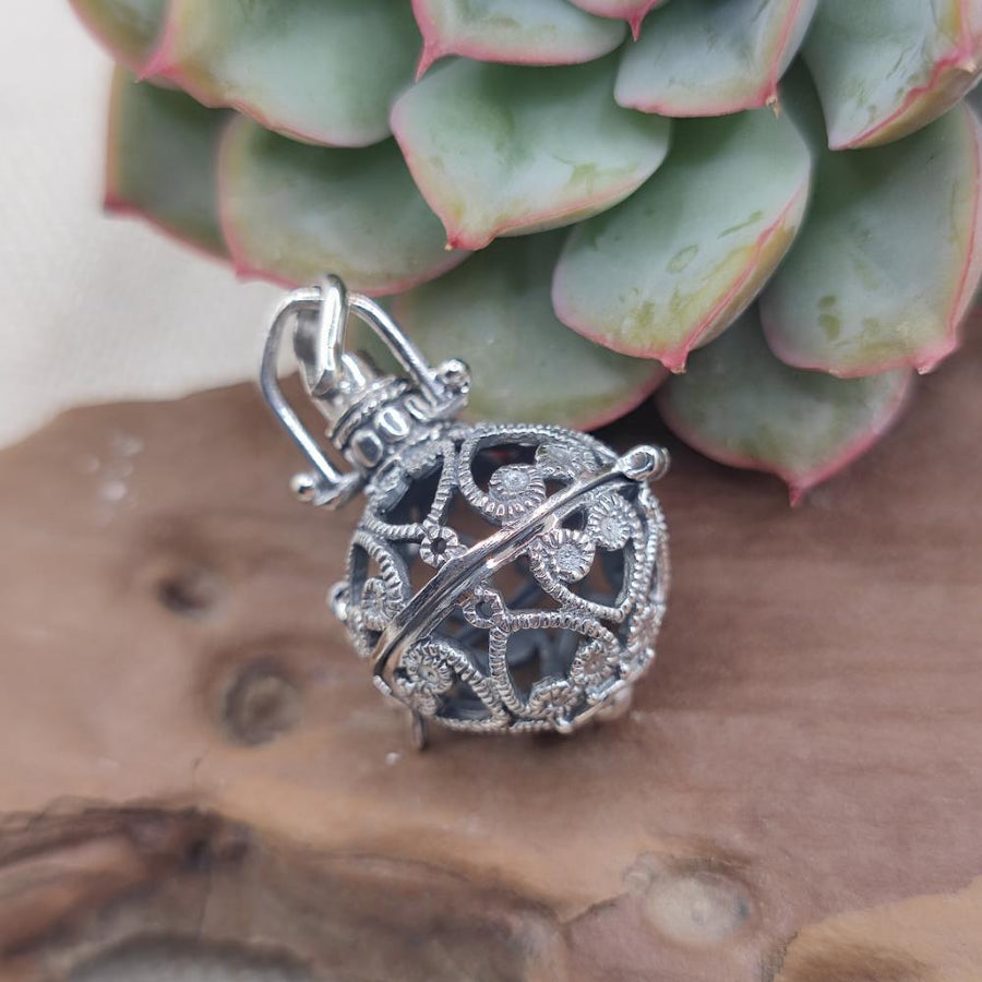 Ciondolo etnico sfera apribile argento 925 - PITHAPURAM