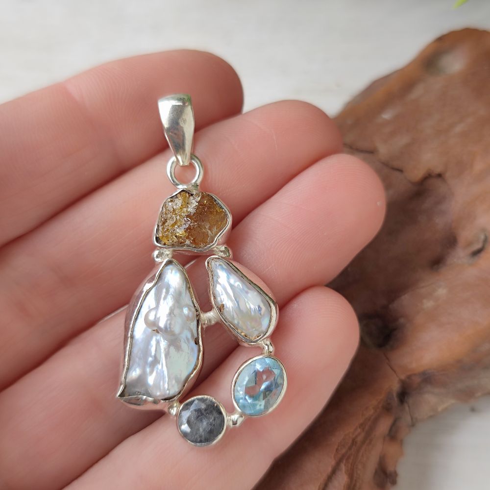 Ciondolo etnico in argento 925 con pietra - SUISA