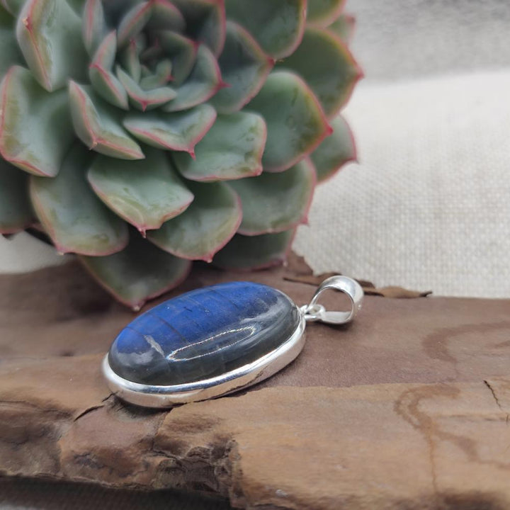 Ciondolo ovale in argento 925 labradorite - SATTENA