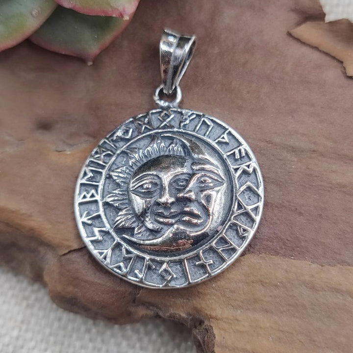 Ciondolo in argento 925 con Sole e Luna - SRIRAMNAGA