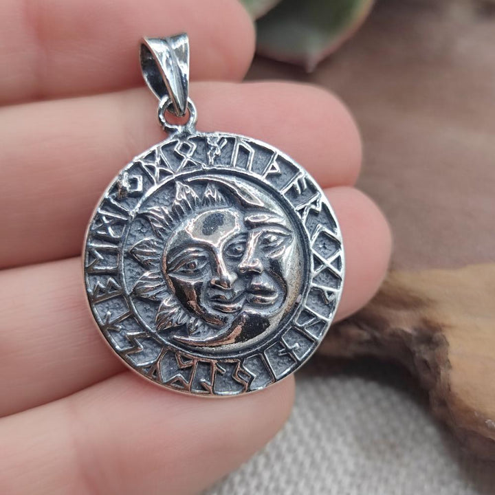 Ciondolo in argento 925 con Sole e Luna - SRIRAMNAGA