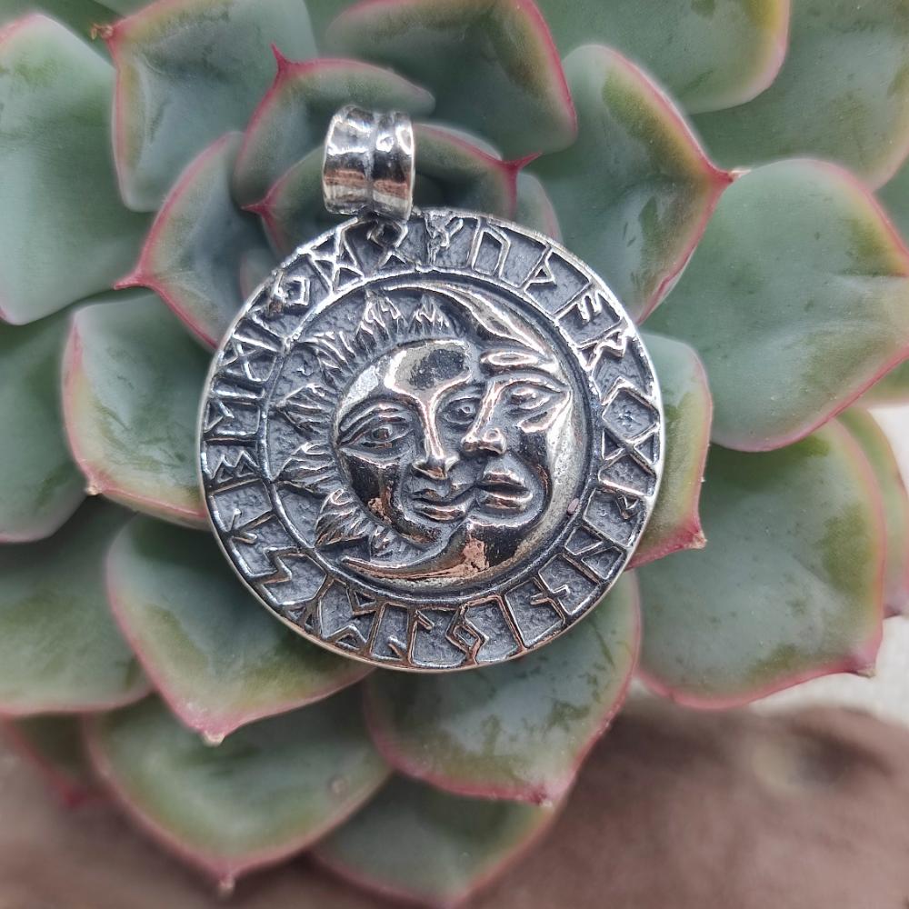 Ciondolo in argento 925 con Sole e Luna - SRIRAMNAGA
