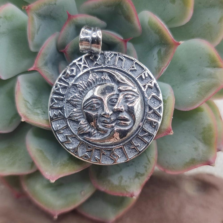 Ciondolo in argento 925 con Sole e Luna - SRIRAMNAGA