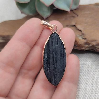Ciondolo con TORMALINA NERA in rame - BLACK