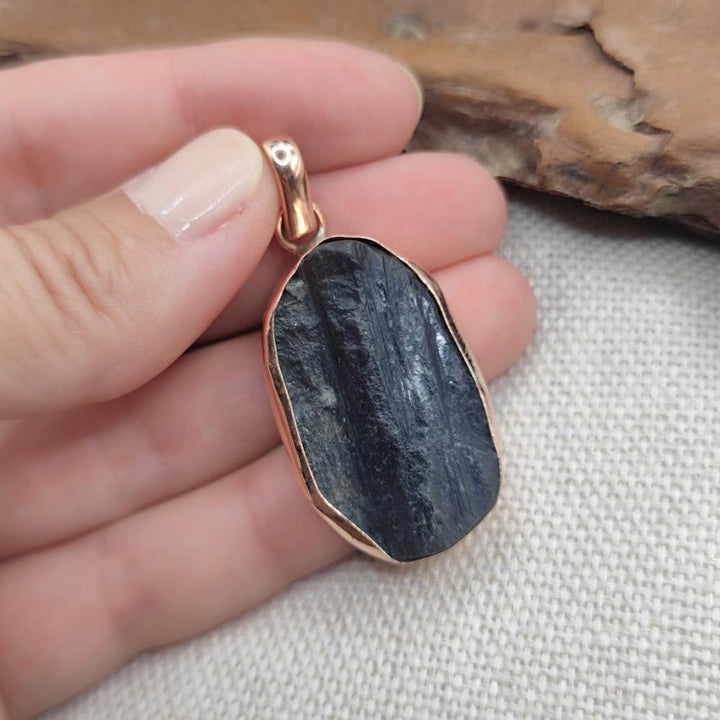 Ciondolo con TORMALINA NERA in rame - BLACK