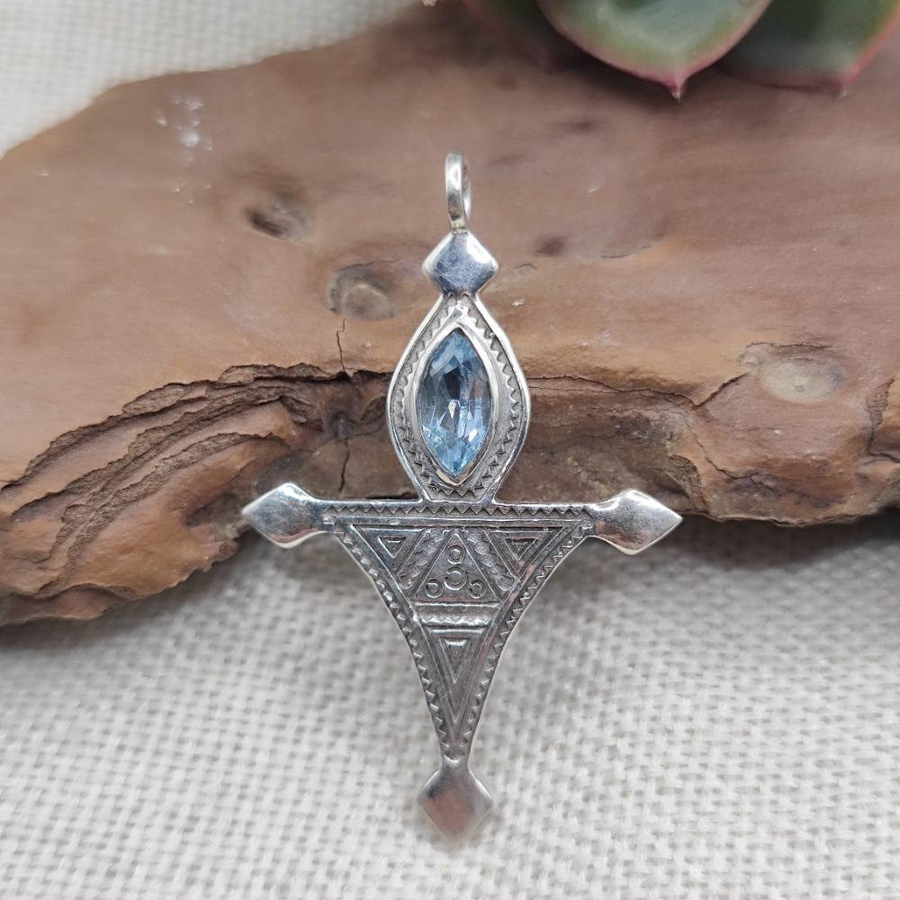 Ciondolo croce Tuareg in argento 925 con pietra - KOMKI