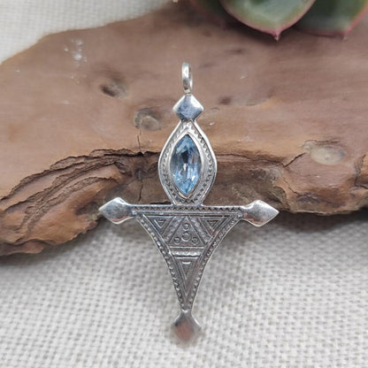 Ciondolo croce Tuareg in argento 925 con pietra - KOMKI