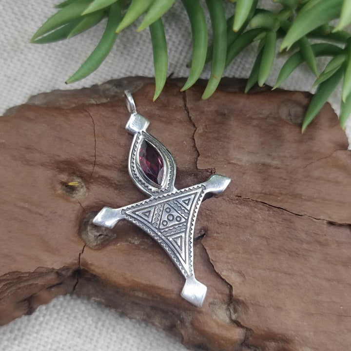 Ciondolo croce Tuareg in argento 925 con pietra - KOMKI