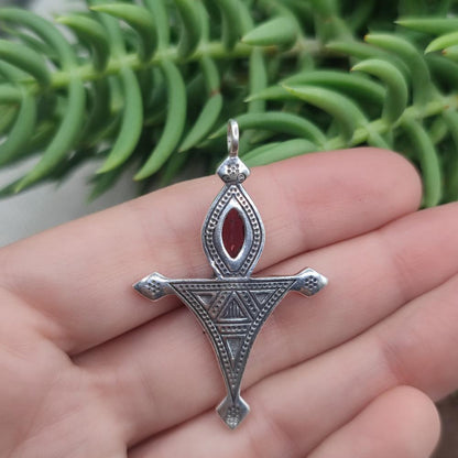Ciondolo croce Tuareg in argento 925 con pietra - KOMKI